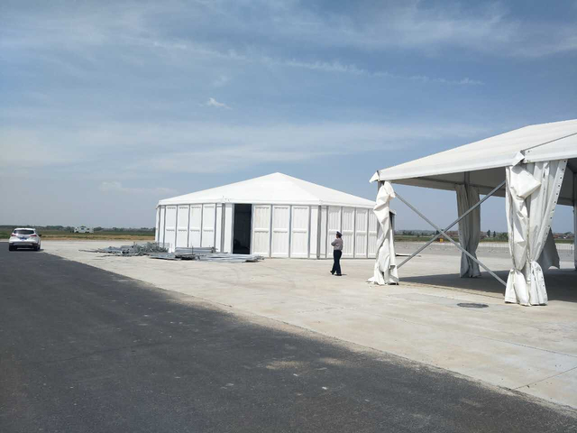 Bingkai Aluminium Aloi Aplikasi Luaran Pameran Gudang Acara Majlis Perkahwinan Penggunaan Khemah Aluminium Dinding Kaca Lutsinar